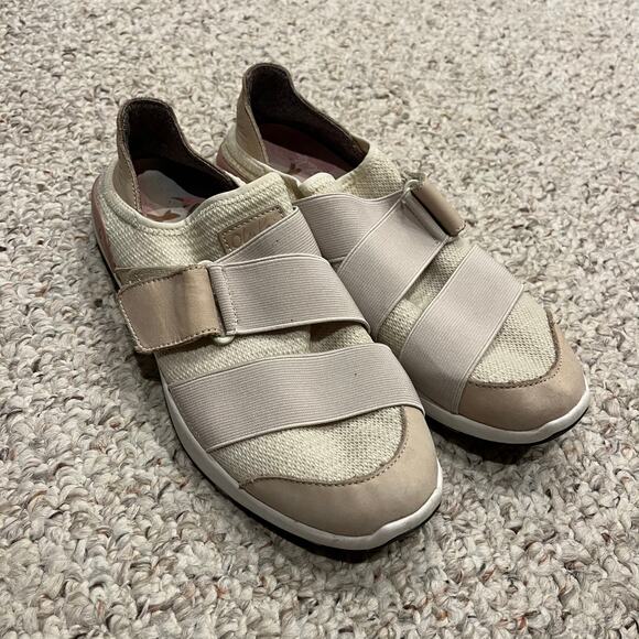 Olukai Womens Mikilua Kako'o Slip on Sneaker Shoes Sz 8.5 Bone Stretch - Picture 1 of 9